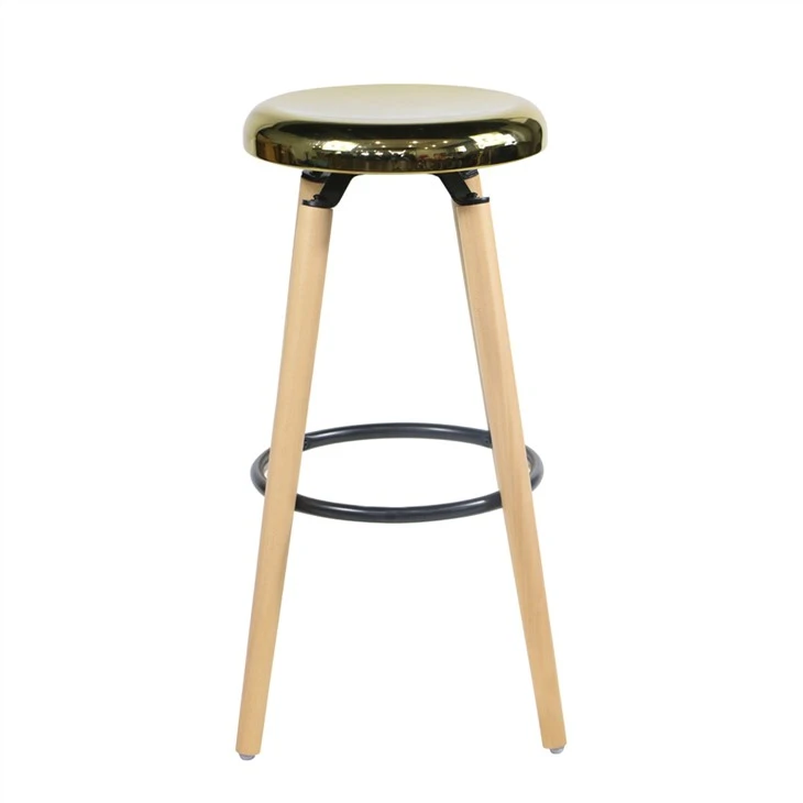 Drehbare Barhocker aus Holz